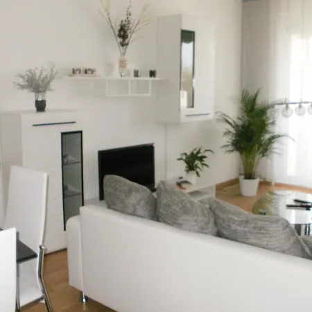 Ferienwohnung Mit Balkon Zwenkau Exterior photo