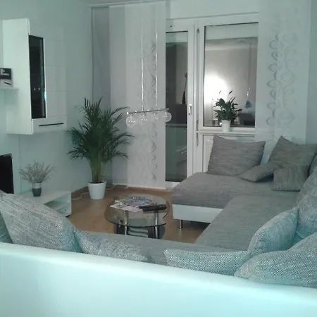 Ferienwohnung Mit Balkon Zwenkau Exterior photo