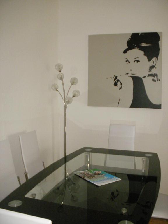Apartment Mit Balkon